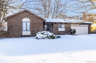 17347 Lincoln Dr, Southfield, MI 48076