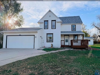 305 N Main St, Lennox, SD 57039