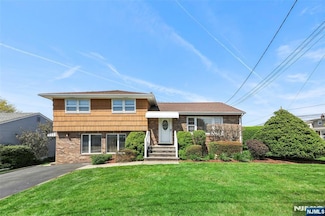 395 van Luyn Terrace, Saddle Brook, NJ 07663
