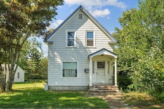 105 Lauriat St, Lowell, MA 01851