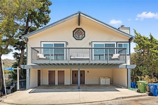 2838 Lambert Dr, Los Angeles, CA 90068