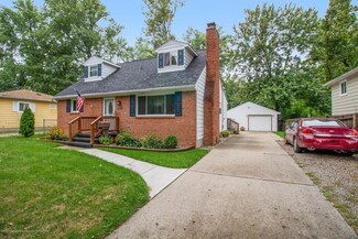 2910 S Deerfield Ave, Lansing, MI 48911