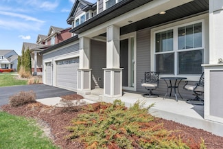 1270 Crosswinds Ct, Waconia, MN 55387