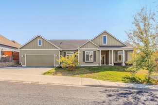 815 NW Valley View Dr, Pullman, WA 99163