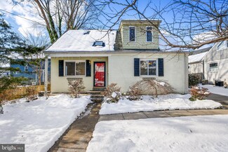 9010 Lindale Dr, Bethesda, MD 20817