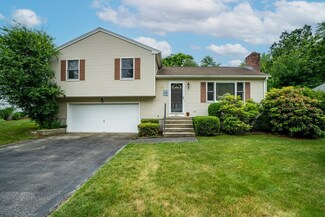 45 Vann St, Springfield, MA 01119