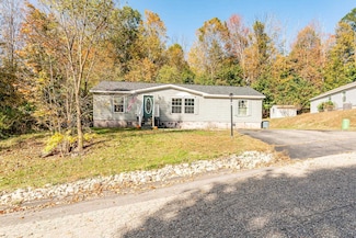 4 Ivy Ln, Farmington, NH 03835