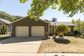 120 River Ct NE, Rochester, MN 55906