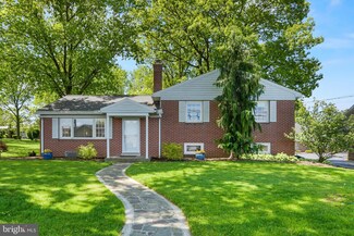 51 Plaza Dr, Palmyra, PA 17078