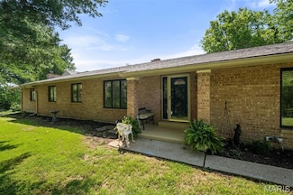 1255 Walnut Hill Farm Dr, Chesterfield, MO 63005
