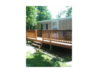 1821 Old State Rd, Henryville, IN 47126