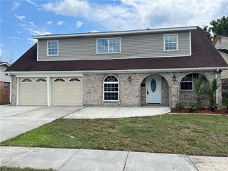 505 Lynnmeade Rd, Gretna, LA 70056