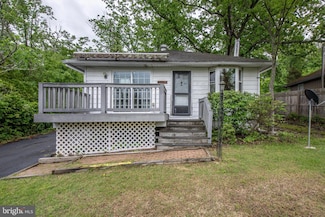 826 Cedar Rd, Schwenksville, PA 19473