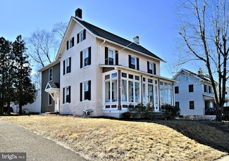 62 W Clymer Ave, Sellersville, PA 18960