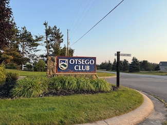 518 Classic Dr, Gaylord, MI 49735