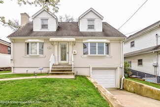 12 Ravenhurst Ave, Staten Island, NY 10310