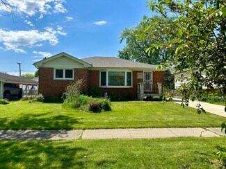 2066 Ash St, Des Plaines, IL 60018