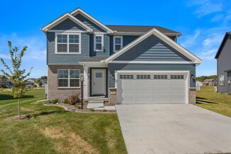 4 Kirby Cir, Monticello, IL 61856