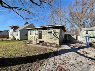 2269 Emerald Dr, Akron, OH 44312