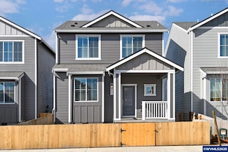 1233 Parkside Ave, Woodburn, OR 97071