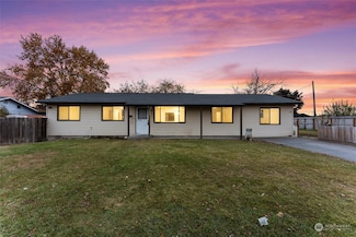 1306 E Oak St, Othello, WA 99344