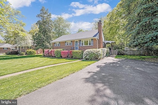 7131 Murray Ln, Annandale, VA 22003