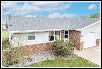 2022 N Peter Ln, Little Chute, WI 54140