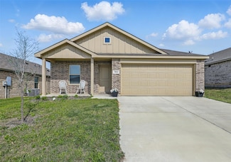 1364 Beach Dr, Azle, TX 76020