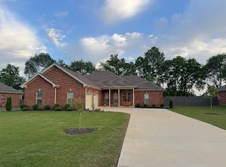 456 Dartmoor Dr, Killen, AL 35645