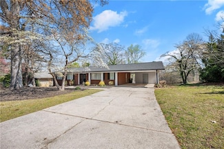 2176 Riverside Dr, Gainesville, GA 30501