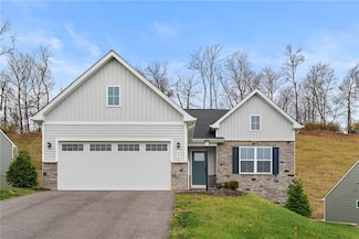 406 Spruce Ln, Houston, PA 15342