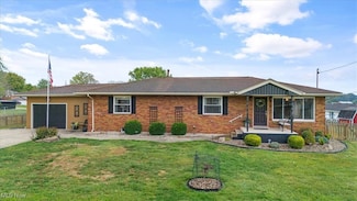 38 S Hazel St, Washington, WV 26181