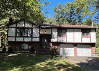 77 School House Rd, Wallingford, CT 06492