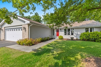 10556 Meadowsweet Ln, Roscoe, IL 61073