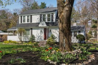 1107 Washington St, Walpole, MA 02081