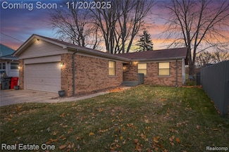 39058 Charbeneau St, Clinton Township, MI 48036