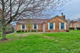 8696 Birchbark Dr, Cincinnati, OH 45249