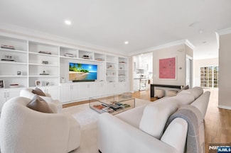 106 Stonegate Trail, Cresskill, NJ 07626
