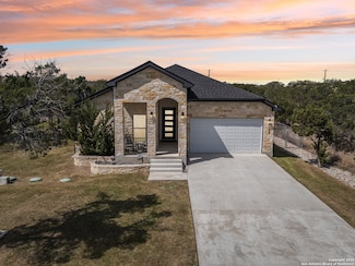 394 Cliffview, Canyon Lake, TX 78133