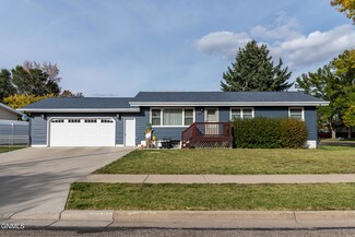 740 Concord Dr, Bismarck, ND 58504