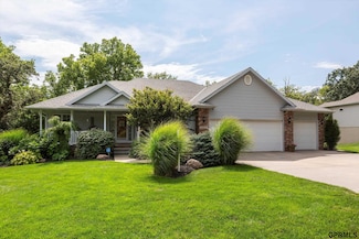 19217 Spyglass Ct, Plattsmouth, NE 68048