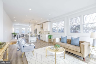 424 Taylor St NW Unit B, Washington, DC 20011
