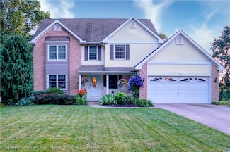525 Barrenwood Dr, Wadsworth, OH 44281