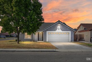 316 Lazy River Ln, Bakersfield, CA 93307