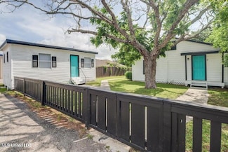 1812 Market St, Pascagoula, MS 39567