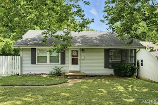 8417 Madeline Dr, Saint Louis, MO 63114