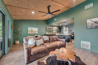 164 Redondo Dr, Gun Barrel City, TX 75156