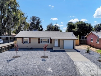 1411 N Brown St, Hanford, CA 93230