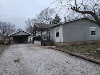 413 N Oak St, Eureka, KS 67045