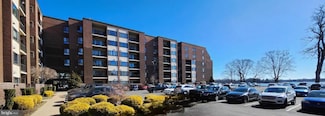 5100 Convent Ln Unit 114, Philadelphia, PA 19114